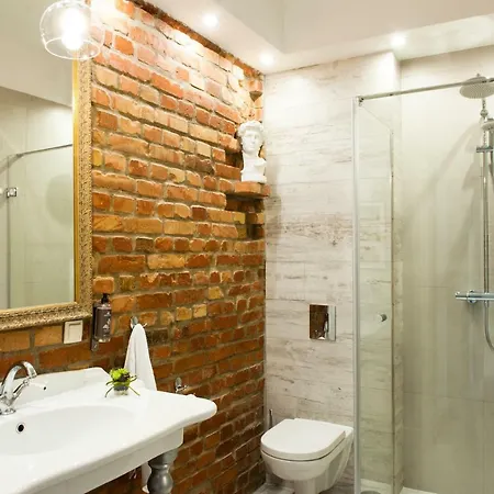 Red Brick Old Town شقة وارسو